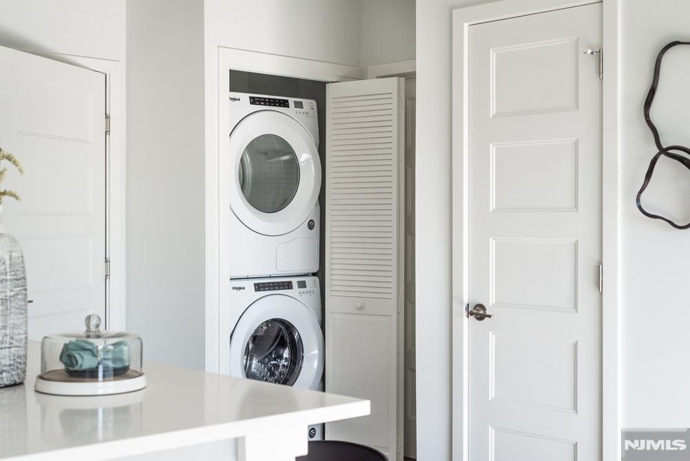 15 W Johnson Avenue 302