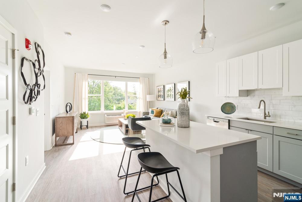 15 W Johnson Avenue 302