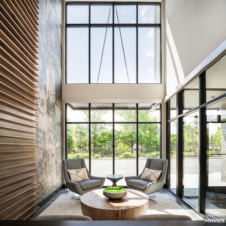 15 W Johnson Avenue 302