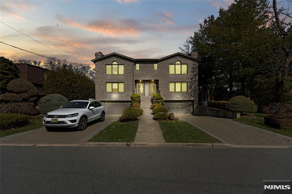 123 Hickory Avenue B