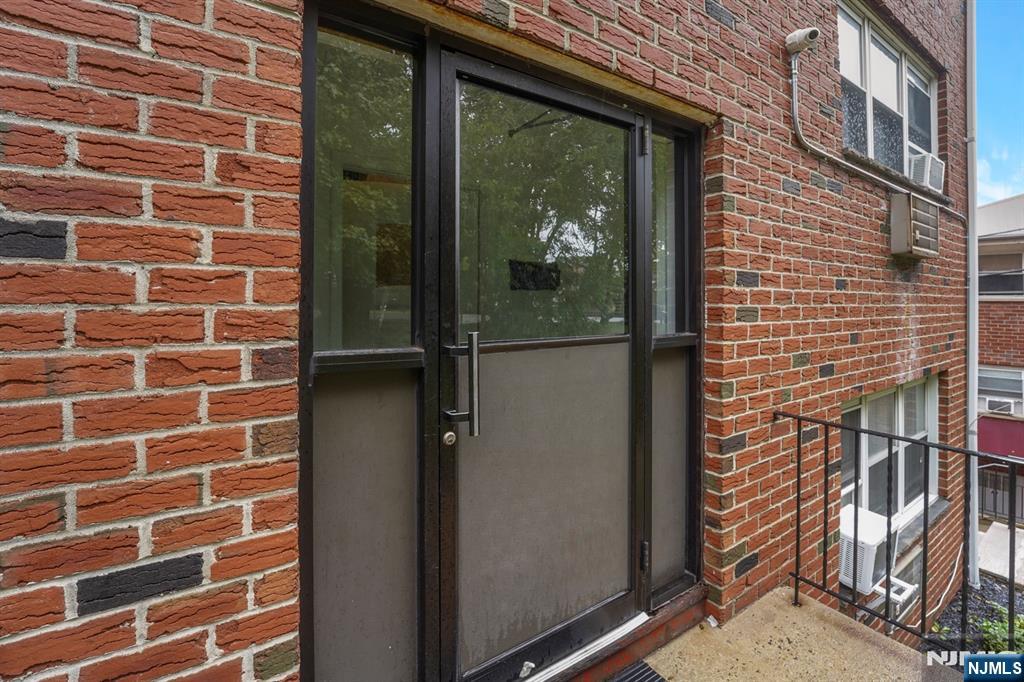 310 E Homestead Avenue 13
