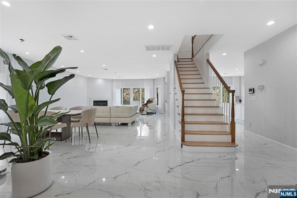28 Van Nostrand Avenue