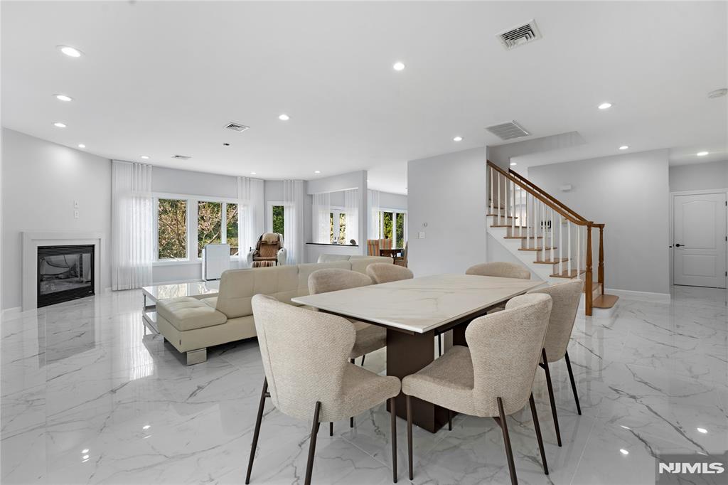 28 Van Nostrand Avenue