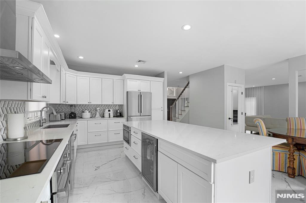 28 Van Nostrand Avenue