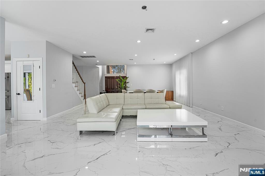 28 Van Nostrand Avenue