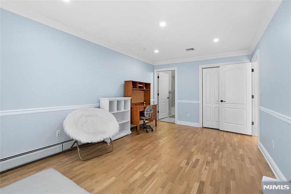 28 Van Nostrand Avenue