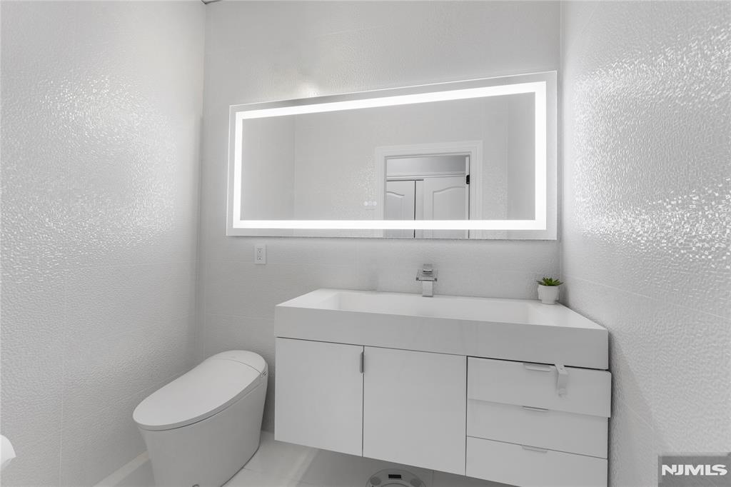 28 Van Nostrand Avenue