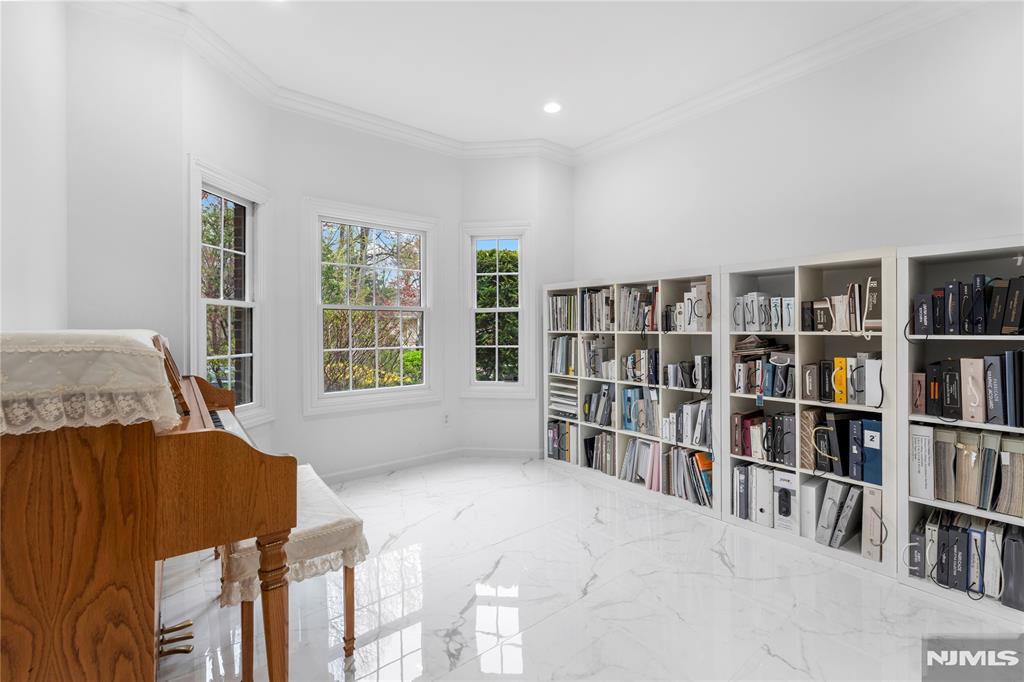 28 Van Nostrand Avenue