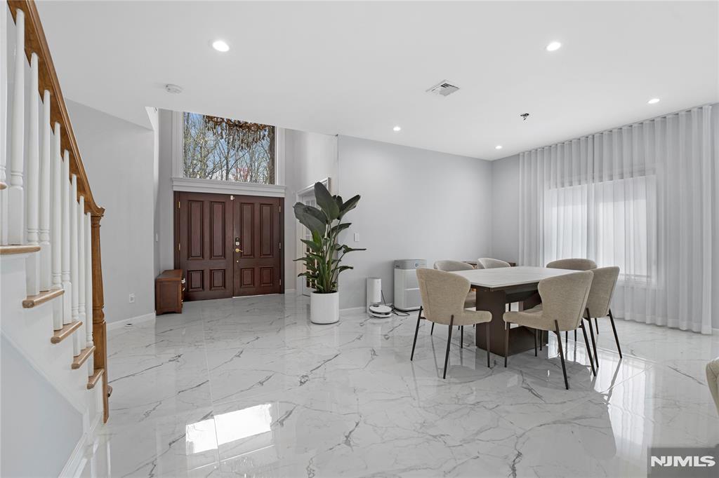 28 Van Nostrand Avenue