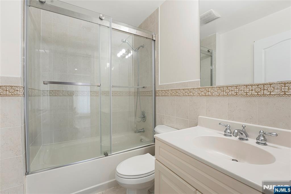 28 Van Nostrand Avenue
