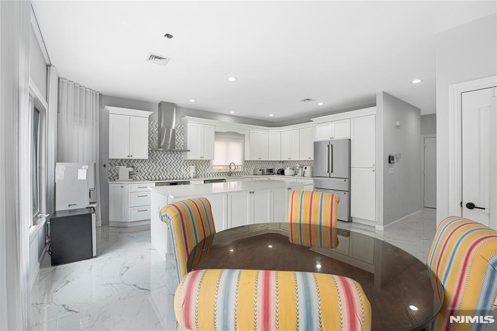 28 Van Nostrand Avenue