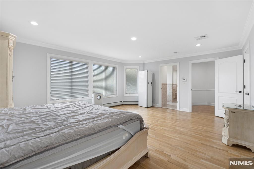 28 Van Nostrand Avenue