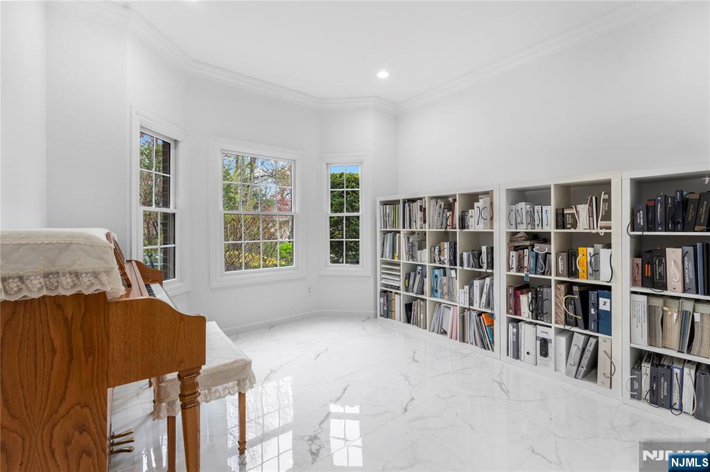 28 Van Nostrand Avenue