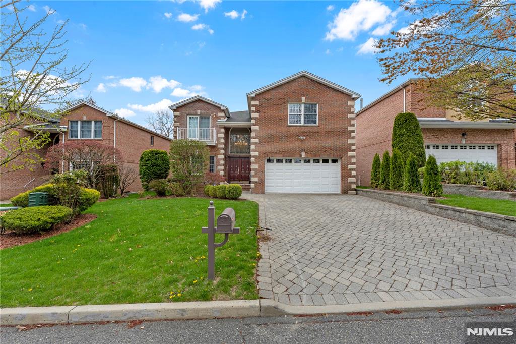 28 Van Nostrand Avenue