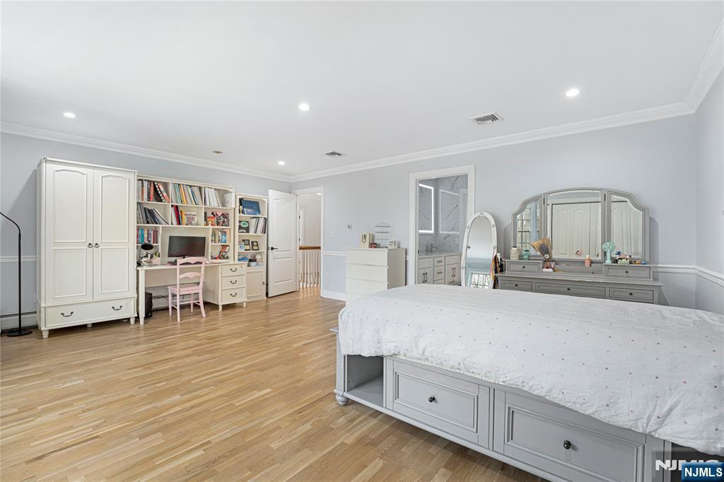 28 Van Nostrand Avenue