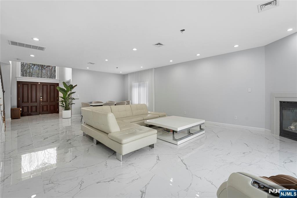 28 Van Nostrand Avenue