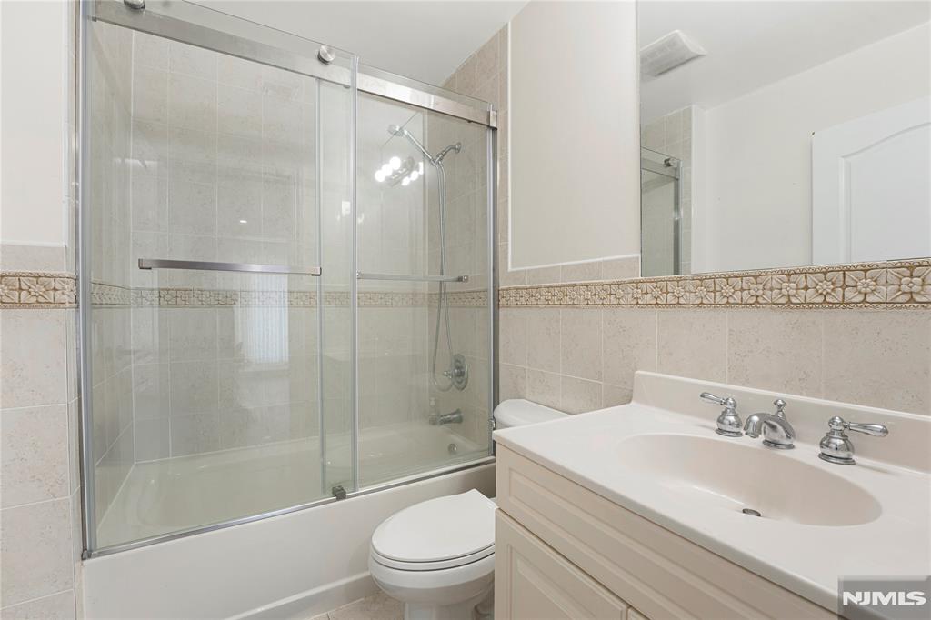 28 Van Nostrand Avenue