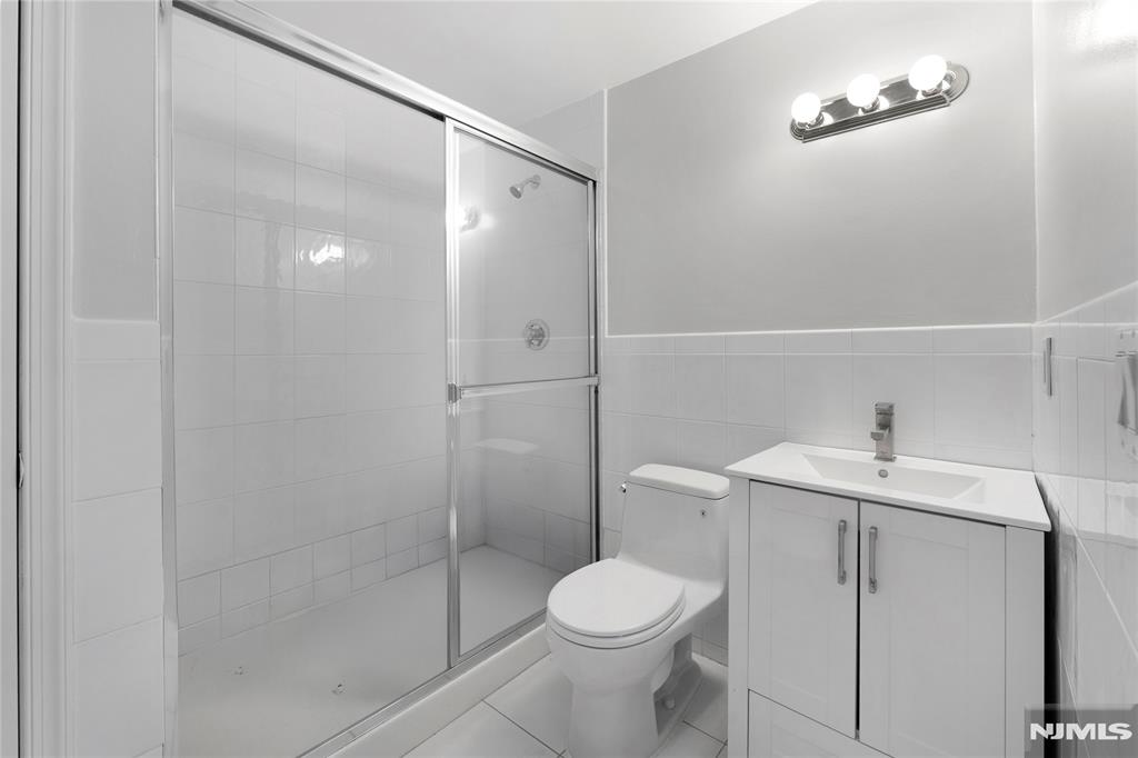 28 Van Nostrand Avenue