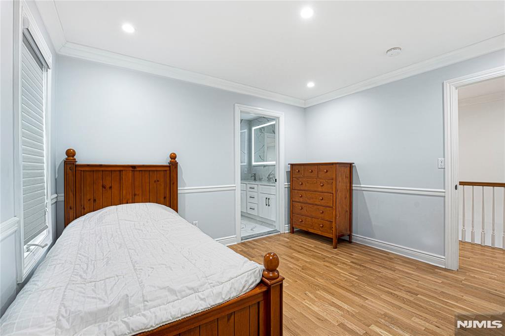 28 Van Nostrand Avenue