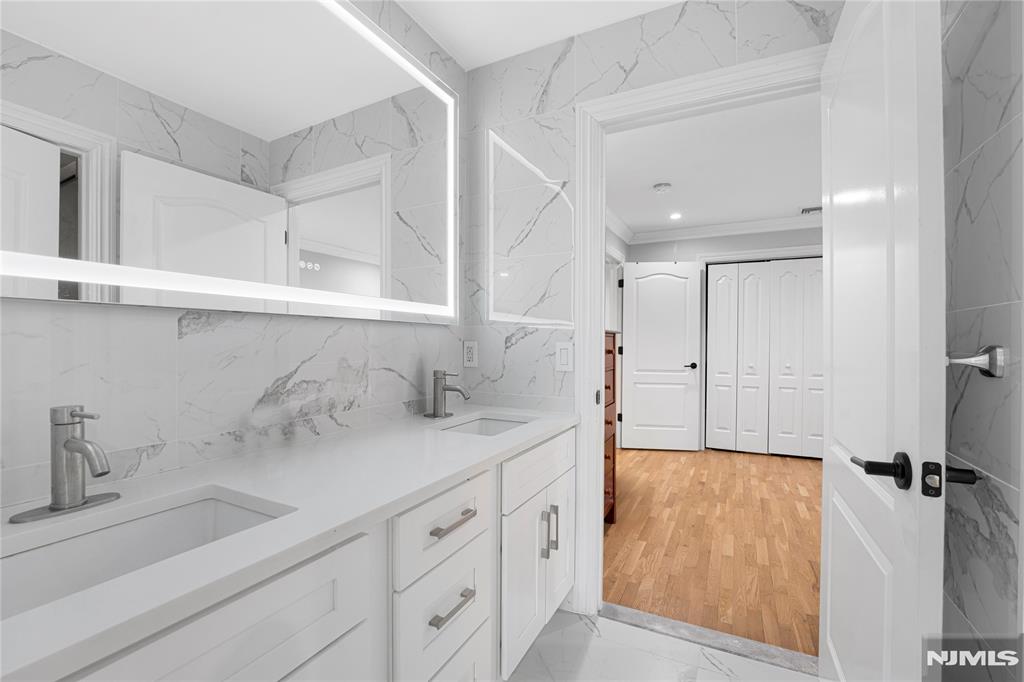 28 Van Nostrand Avenue