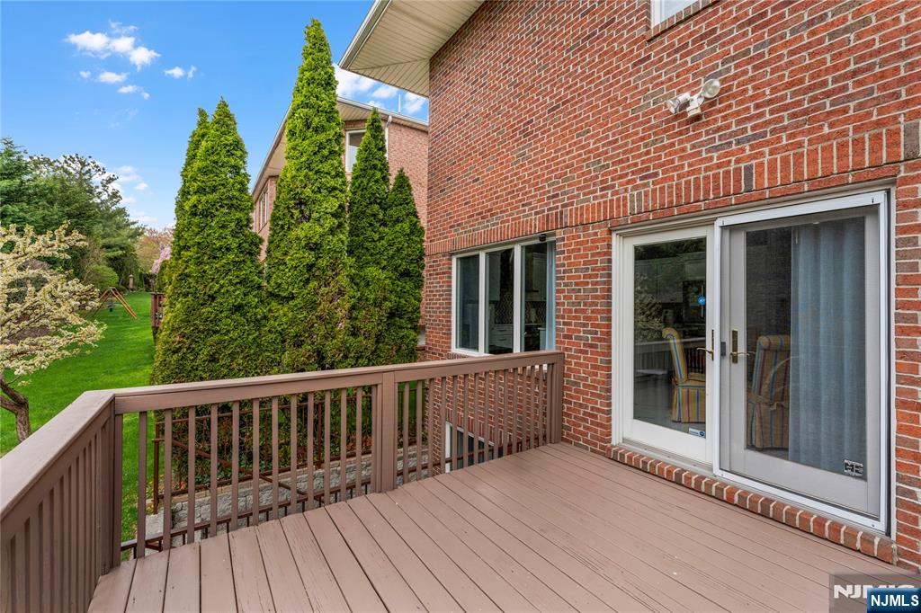 28 Van Nostrand Avenue