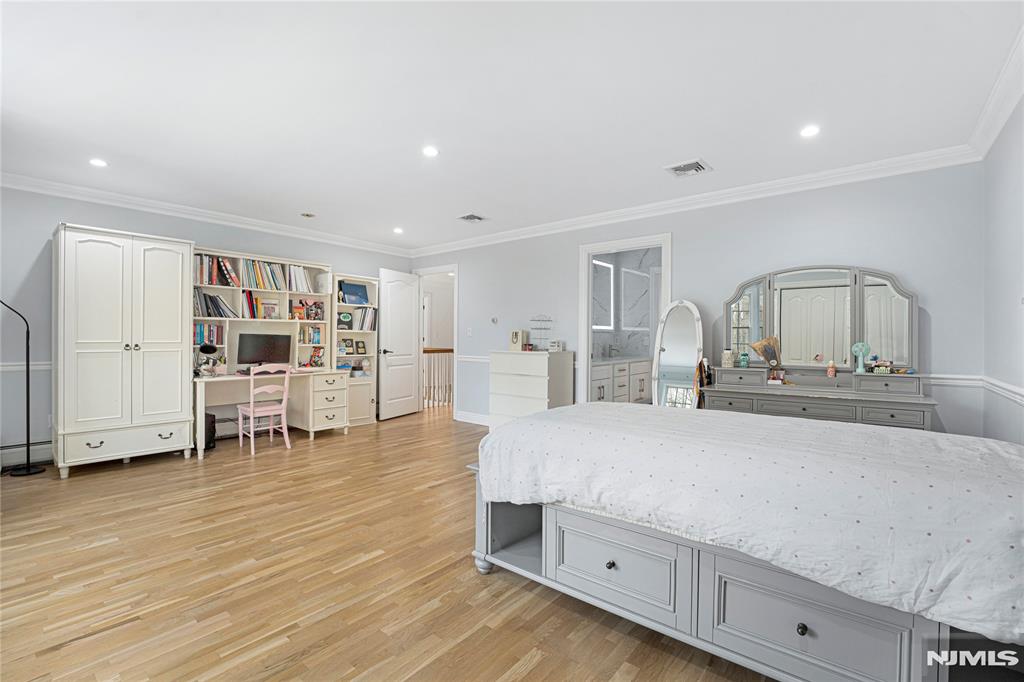 28 Van Nostrand Avenue