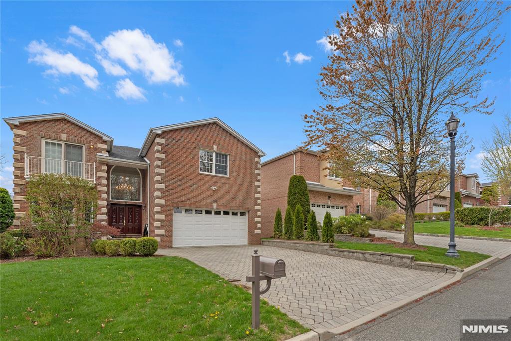 28 Van Nostrand Avenue