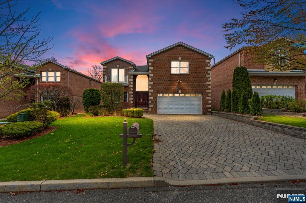 28 Van Nostrand Avenue