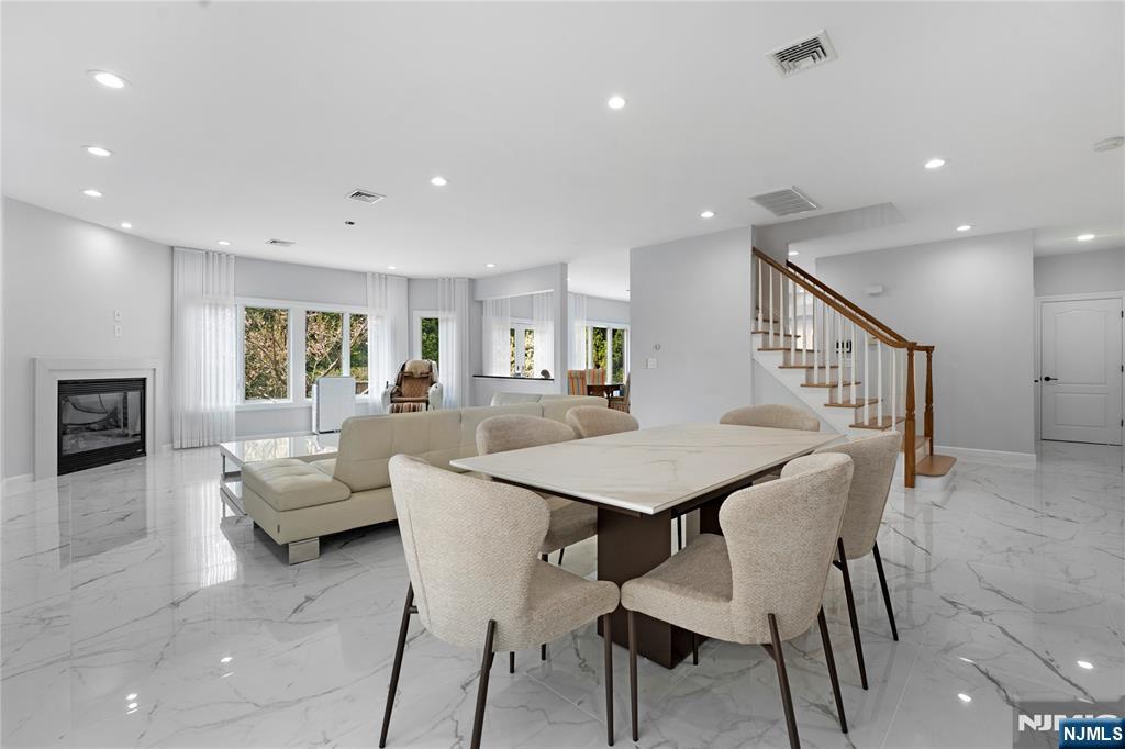 28 Van Nostrand Avenue