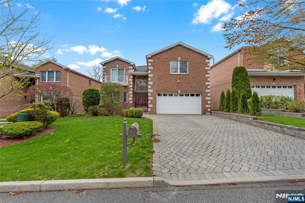 28 Van Nostrand Avenue