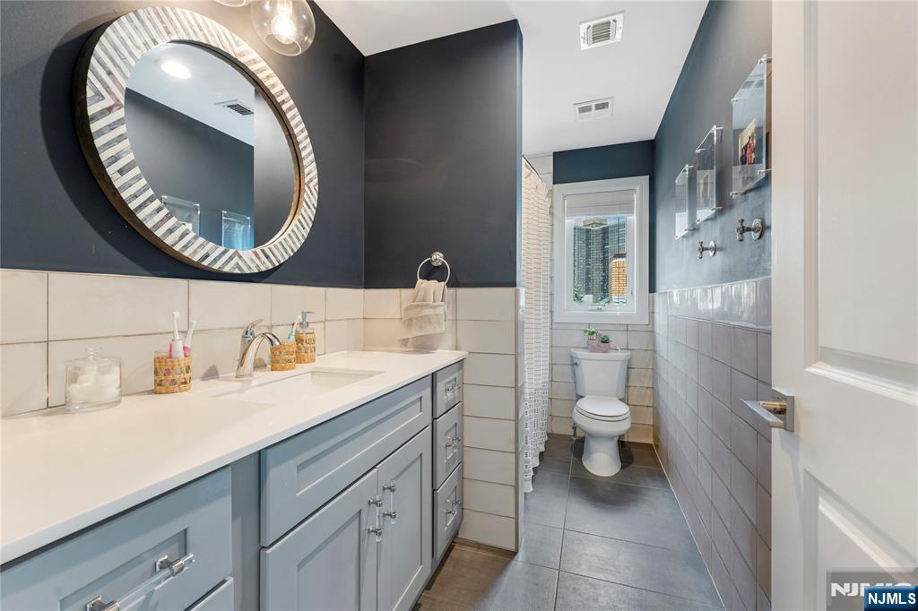 685 Palisade Avenue B