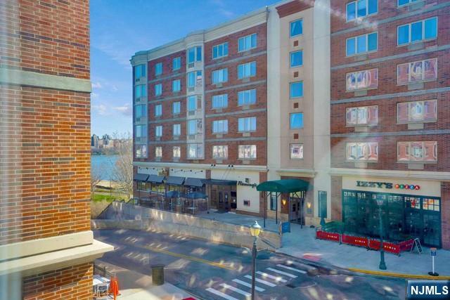 3115 City Place