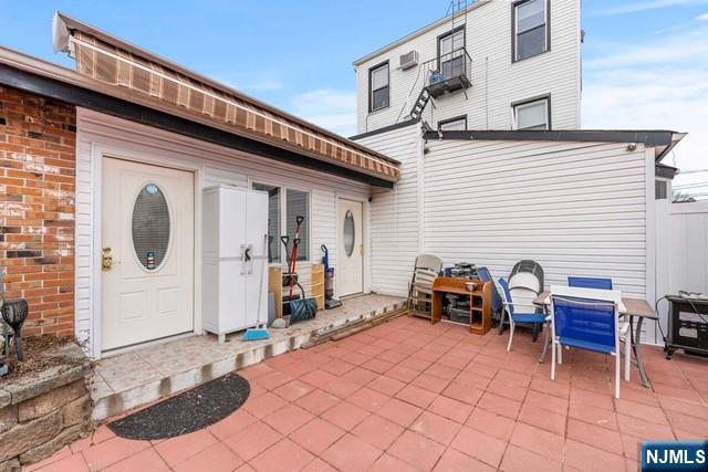 128 W Central Boulevard 1