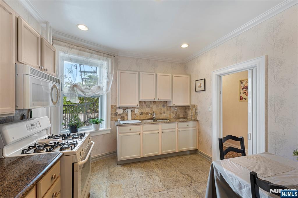 8508 Kennedy Boulevard B2