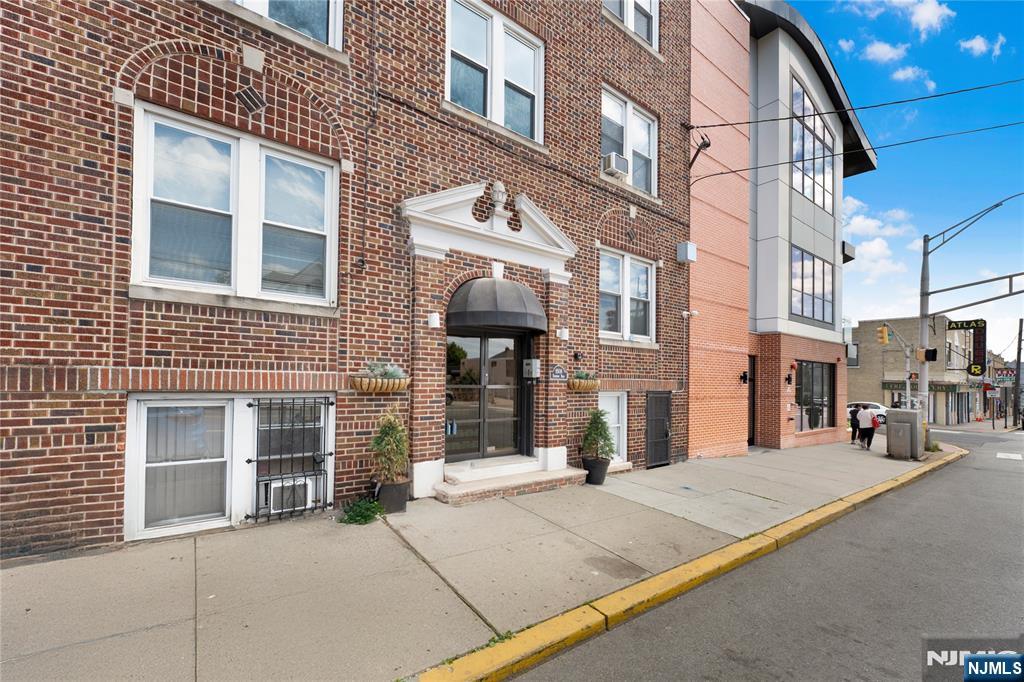 8508 Kennedy Boulevard B2