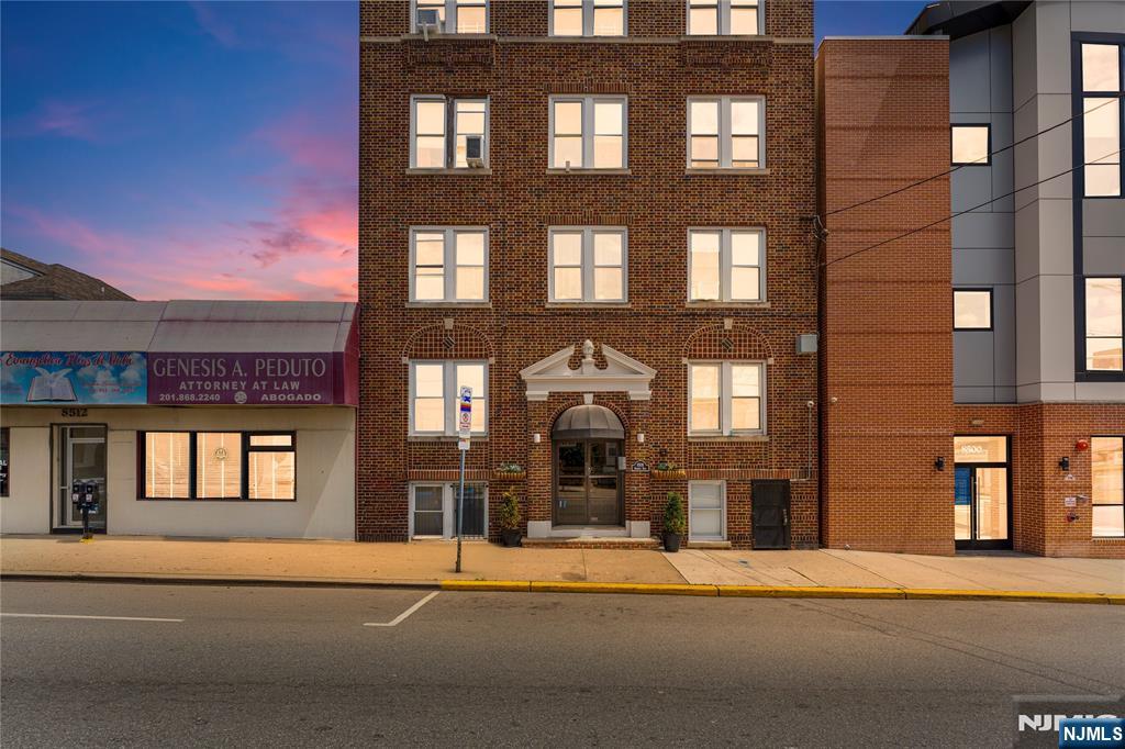 8508 Kennedy Boulevard B2