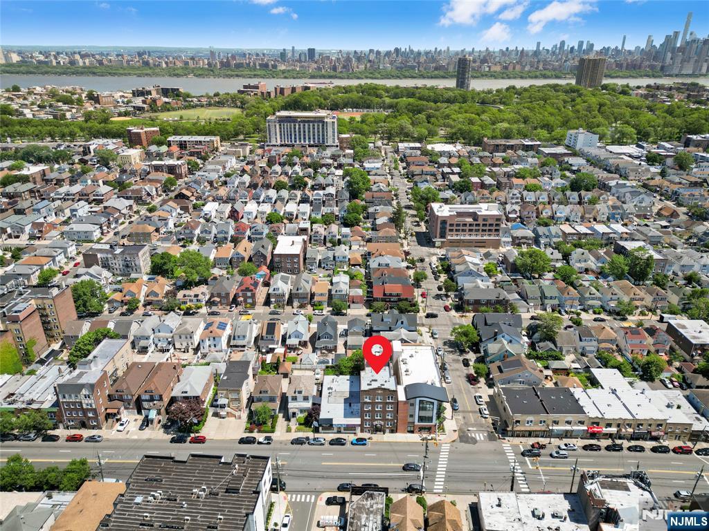 8508 Kennedy Boulevard B2