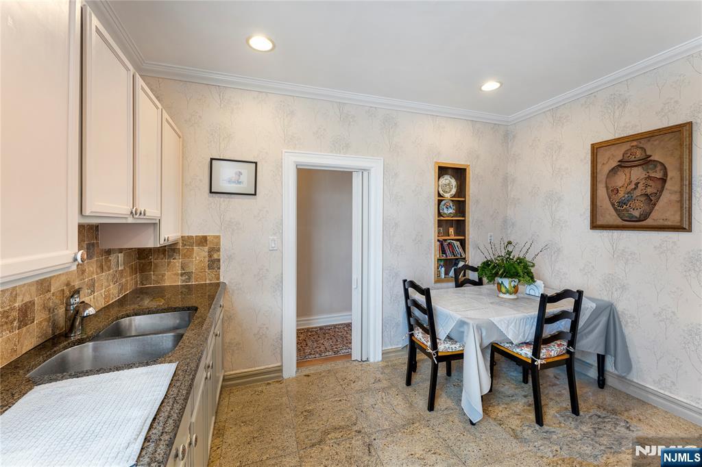 8508 Kennedy Boulevard B2