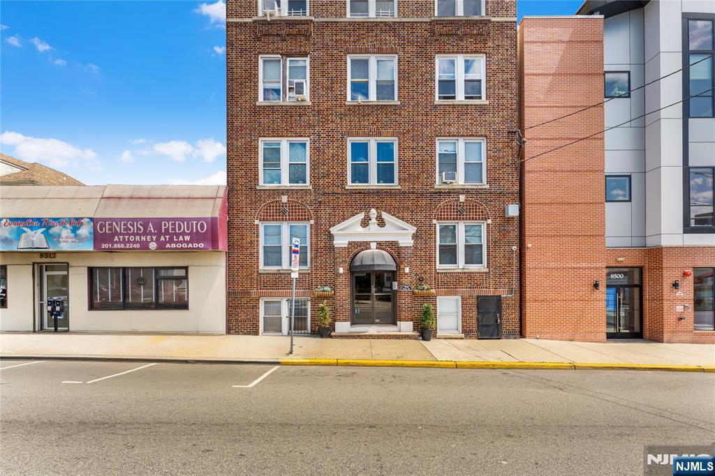 8508 Kennedy Boulevard B2