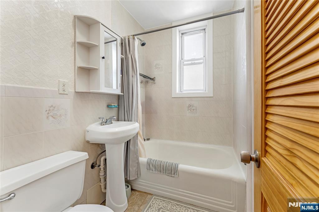 8508 Kennedy Boulevard B2