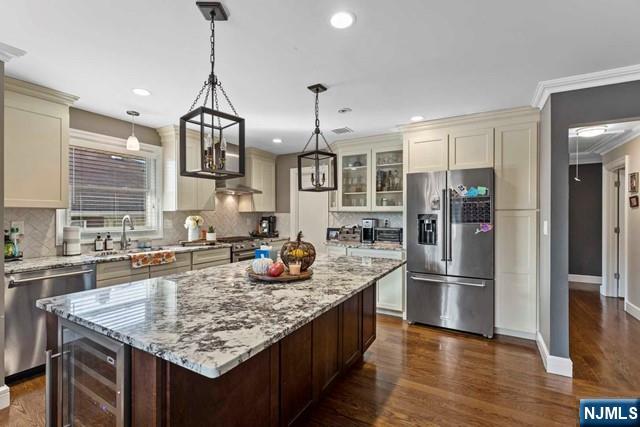 229 8th Street 2nd Floor