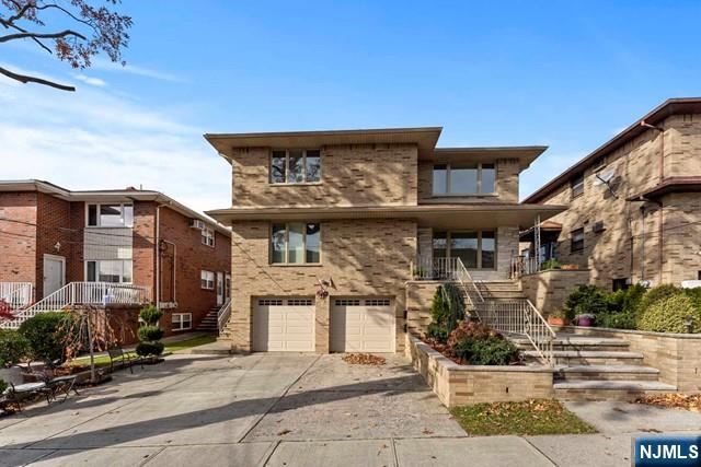 229 8th Street 2nd Floor