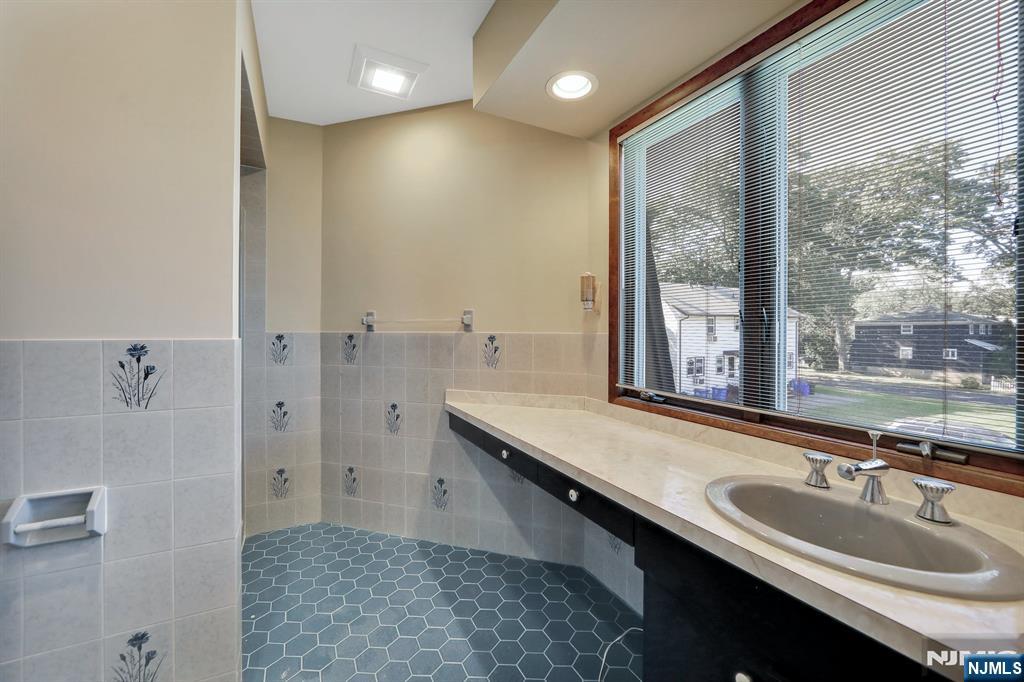 125 Hickory Avenue A