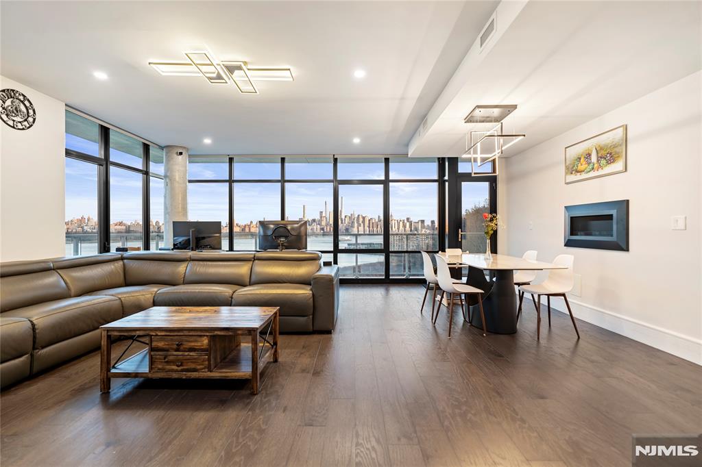 8701 Churchill Road 1401