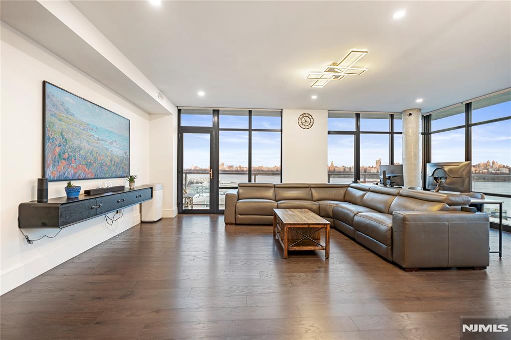 8701 Churchill Road 1401