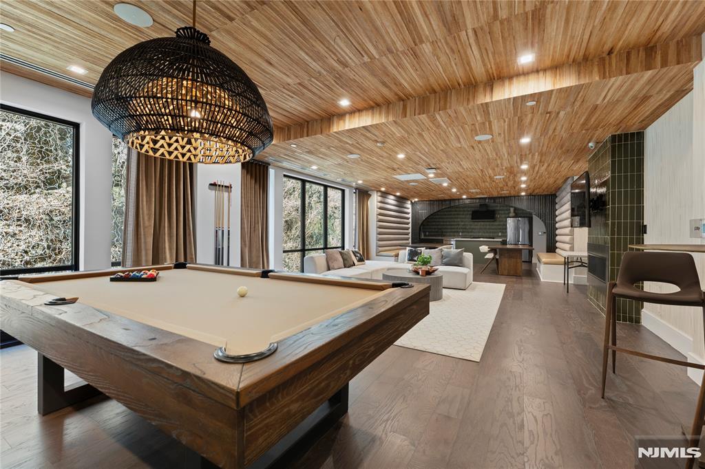 8701 Churchill Road 1401