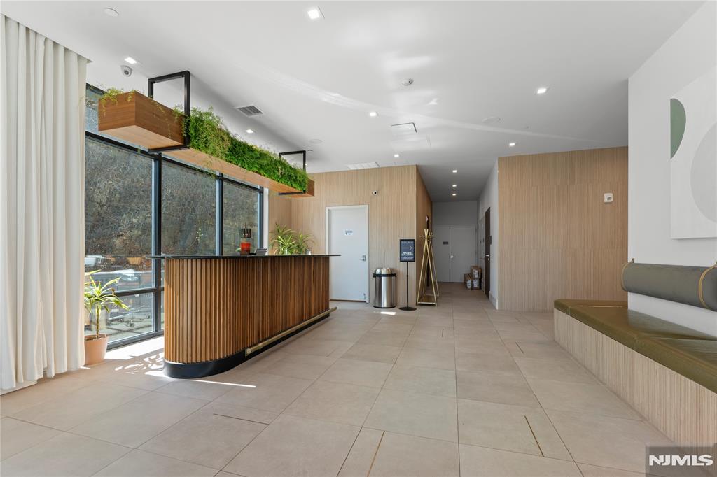 8701 Churchill Road 1401