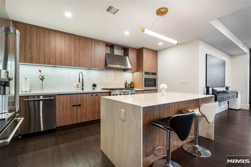 8701 Churchill Road 1401