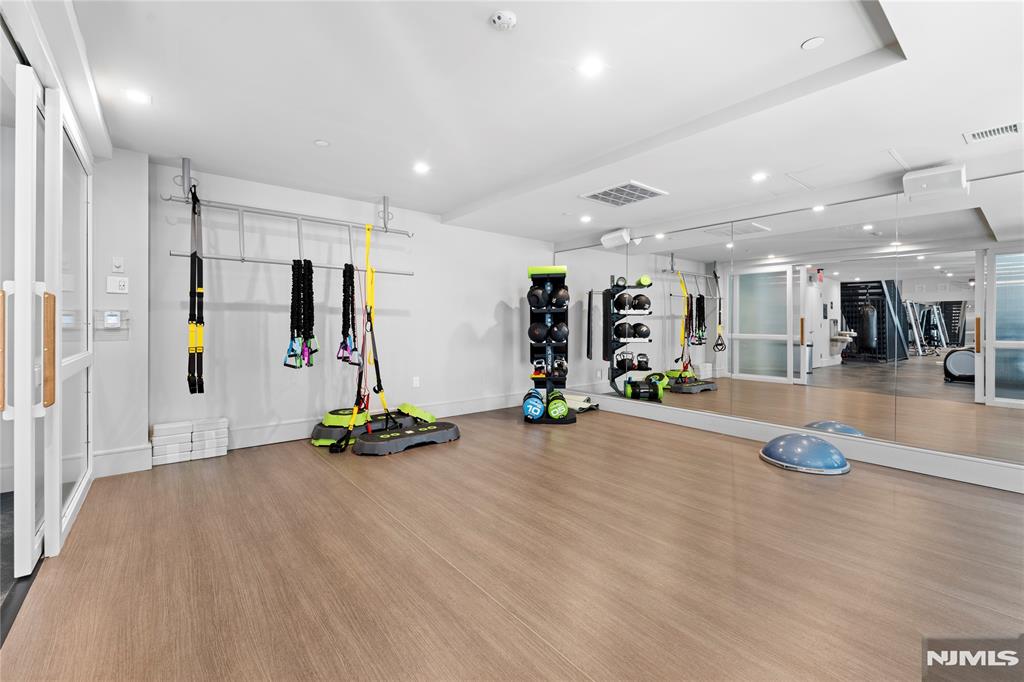 8701 Churchill Road 1401