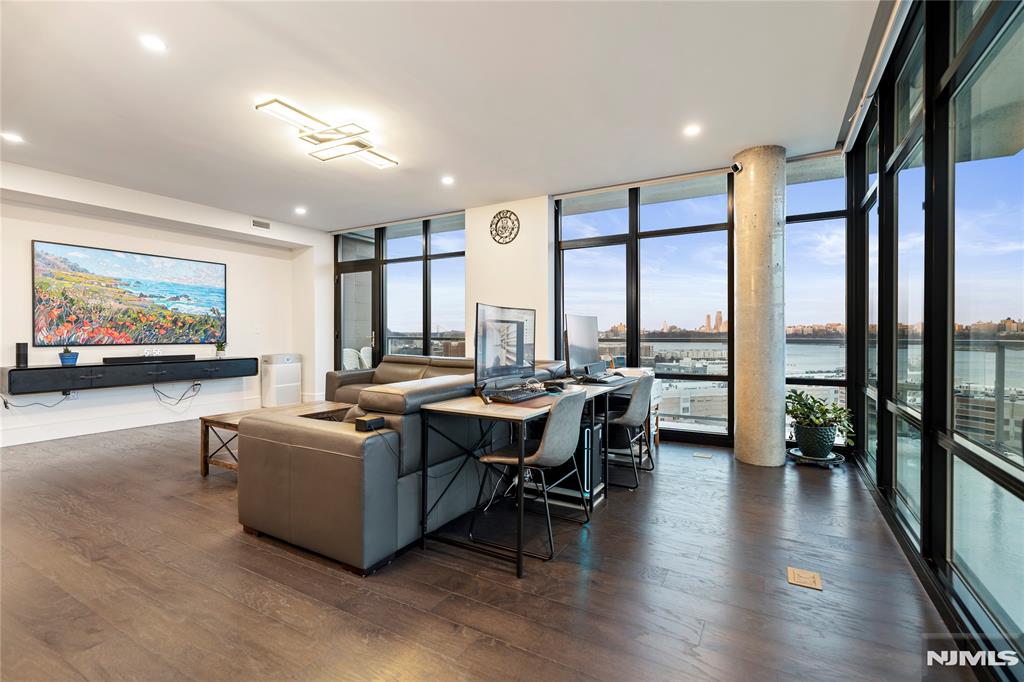 8701 Churchill Road 1401